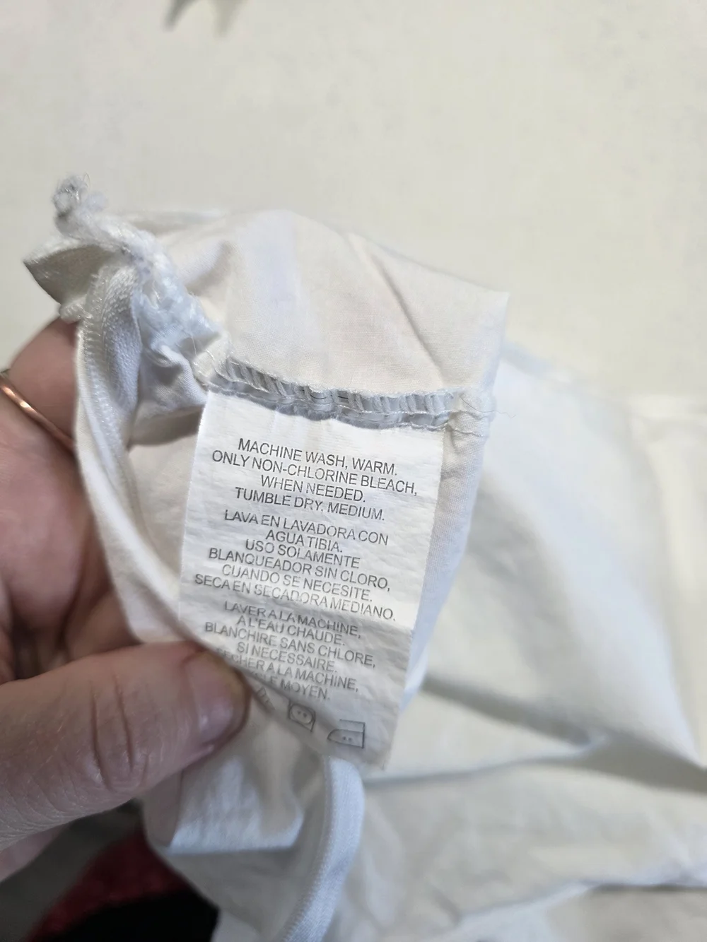 White Allergenic Pillow Case With Zipper 26X18